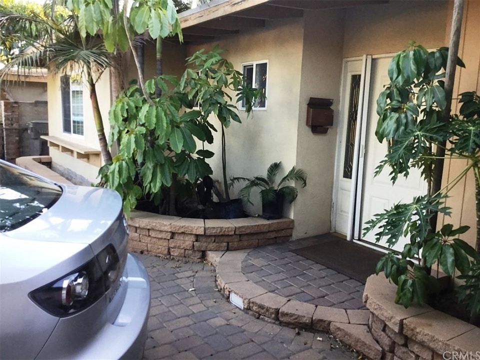 2nd image of 912 Dayna St