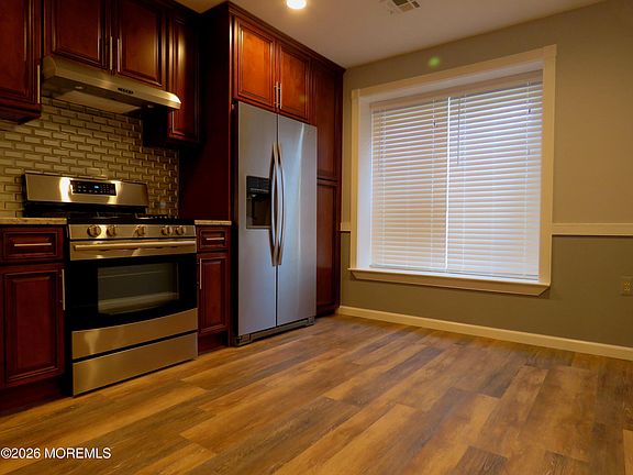 5th image of 273 Plum Dr