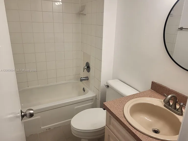 2575 SW 27th Ave #111 — Photo 8