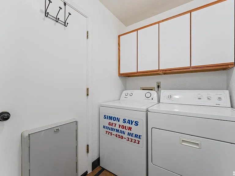 1380 Patricia Dr — Photo 31