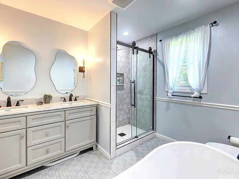9 Canterbury Rd #9 — Photo 22