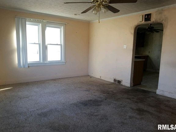 5th image of 205 W Collins St