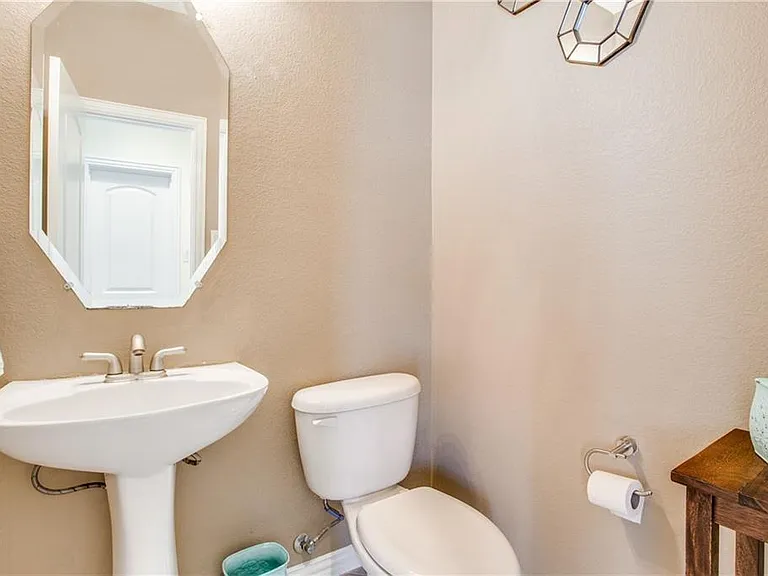 1531 Biltmore Ln — Photo 19