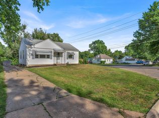 744 SW Vesper Ave, Topeka, KS 66606