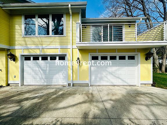 4th image of 4741 Holly St