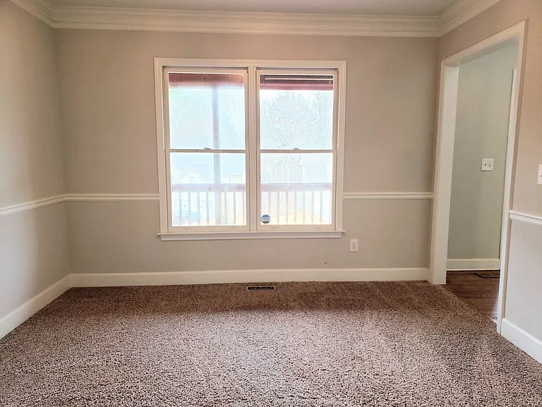 1352 Hearthstone Way NW — Photo 4