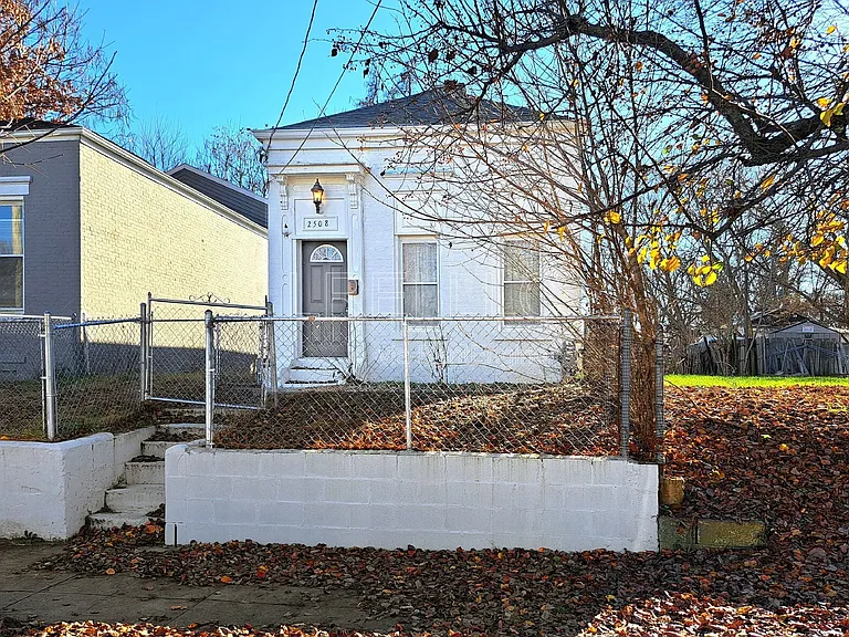 2508 W Main St — Photo 1