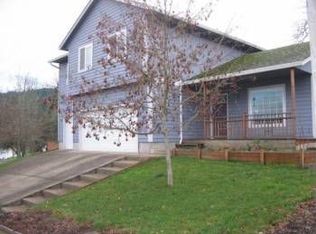 438 S 69th Pl, Springfield, OR 97478
