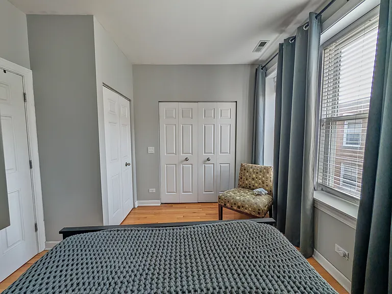 534 1/2 W Belmont Ave #3 — Photo 3
