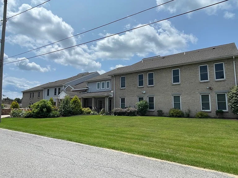 Somerset Manor Apartments — Photo 19