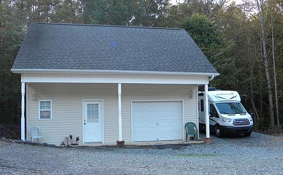 3rd image of 2920 Lake Wylie Dr