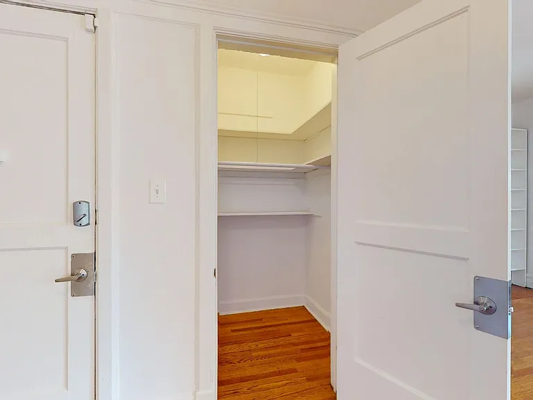 1358 E. 58th Street — Photo 29