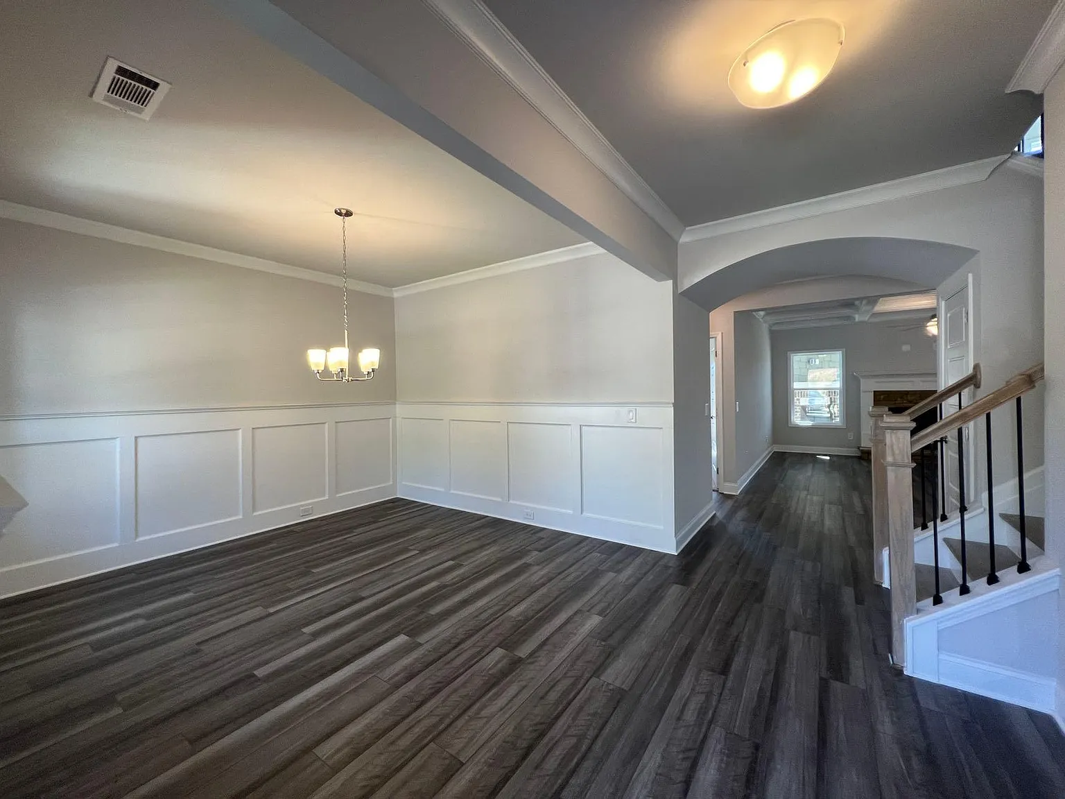 5 bed, 2800 sqft, $2,850 — Photo 3