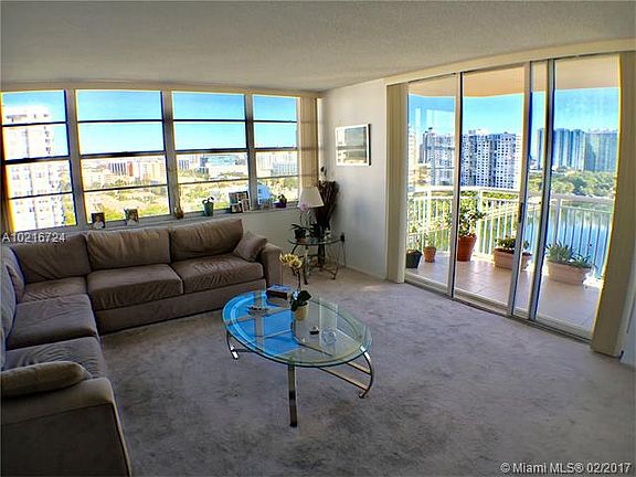 3rd image of 18081 Biscayne Blvd #16044