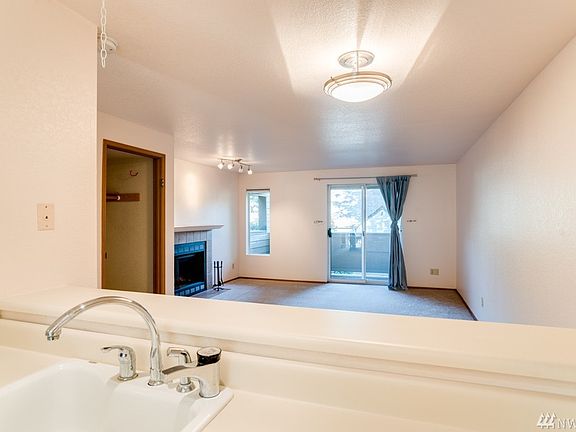 4th image of 260 Newport Way NW #C-20