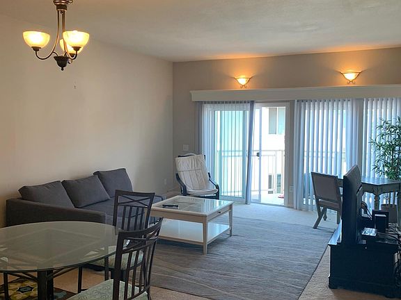 2nd image of 5366 La Jolla Blvd Unit 303C