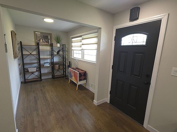 4th image of 257 Harding Blvd