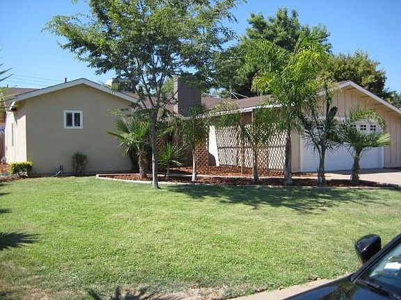 3rd image of 9977 Redstone Dr