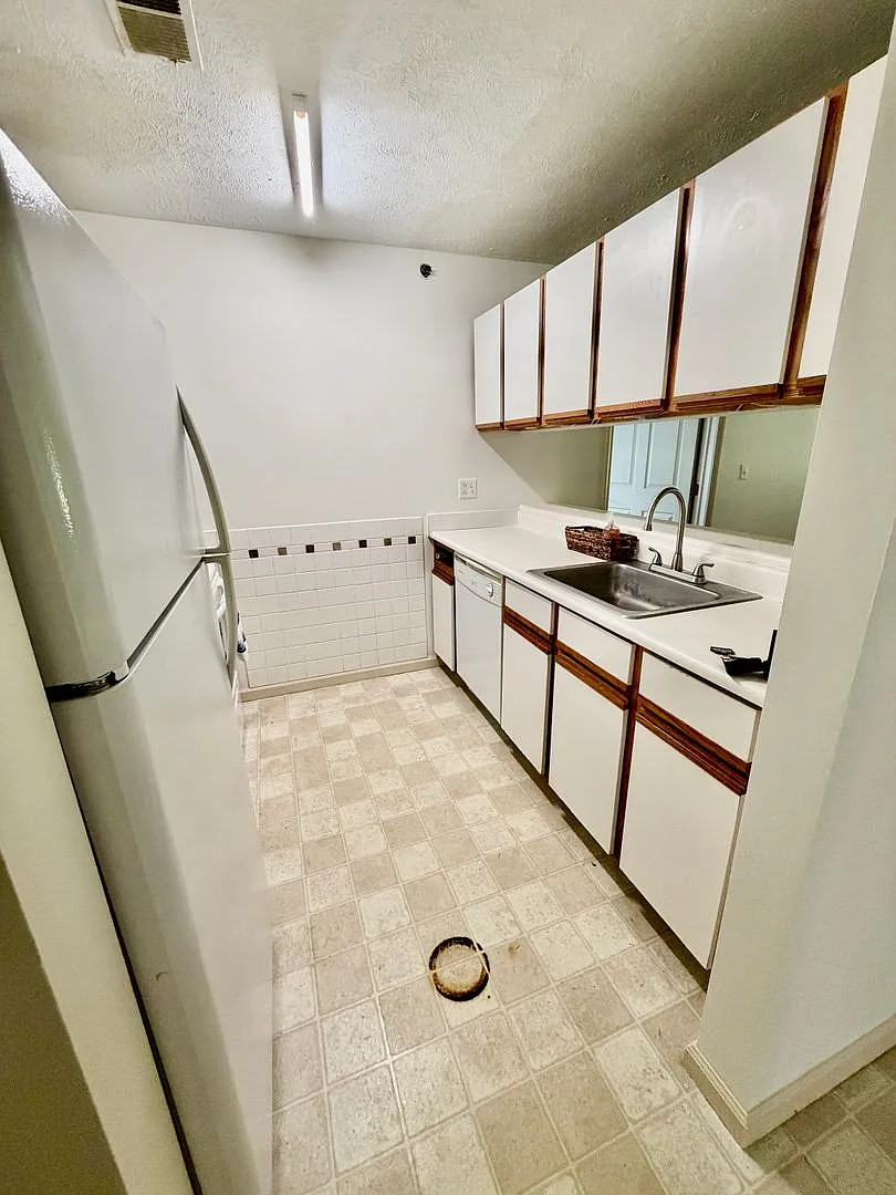 7205 University Ave — Photo 4