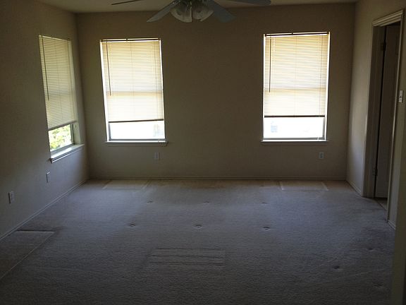 5th image of 1311 Tetbury Ln