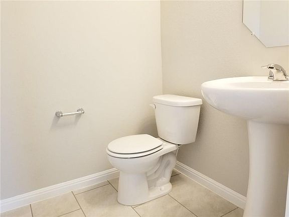 5th image of 1024 Peregrine Way