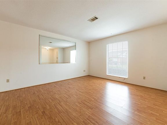 5th image of 941 Park Meadow Dr