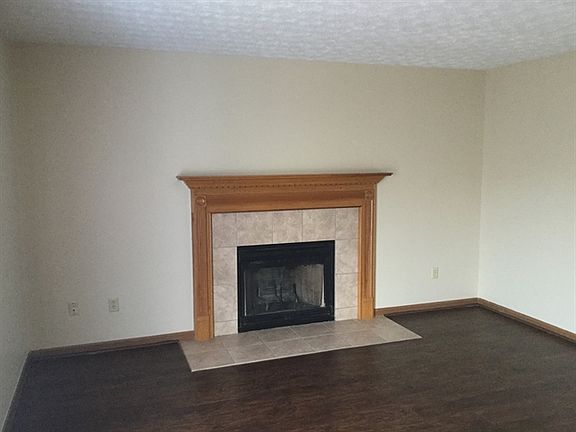 5th image of 1132 Taylor Glen Blvd W