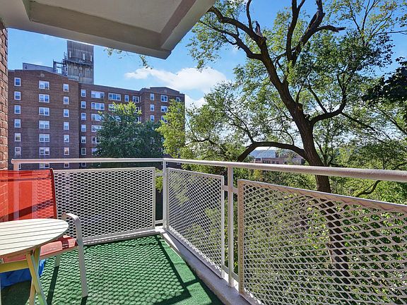 2nd image of 629 Kappock St APT 6B