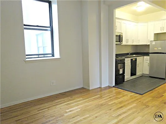 Rented by DSA Realty | media 33