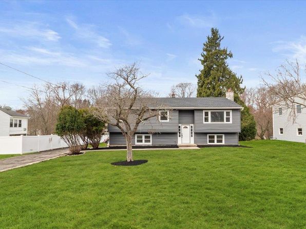 77 Friendly Road, Mahopac, NY 10541