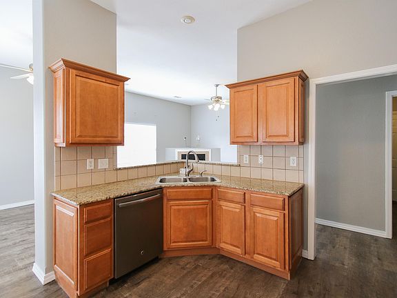 5th image of 3105 SW Waterleaf Ave
