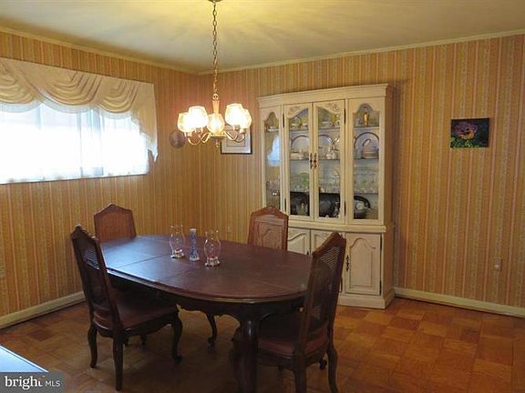 5th image of 9910 Ashburton Ln