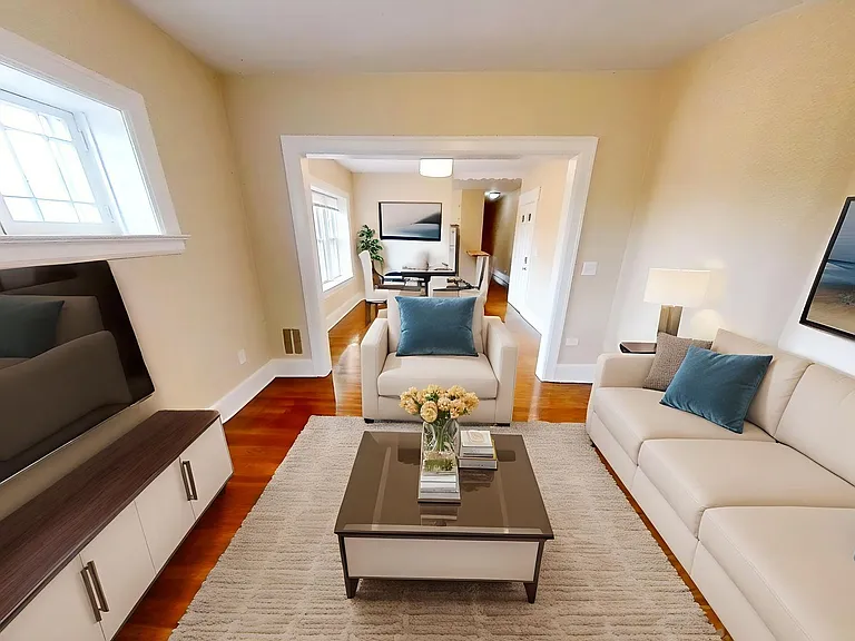 96 Laburnam Cres #3 — Photo 2