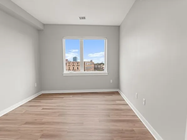 475 Communipaw Avenue image 10 of 33