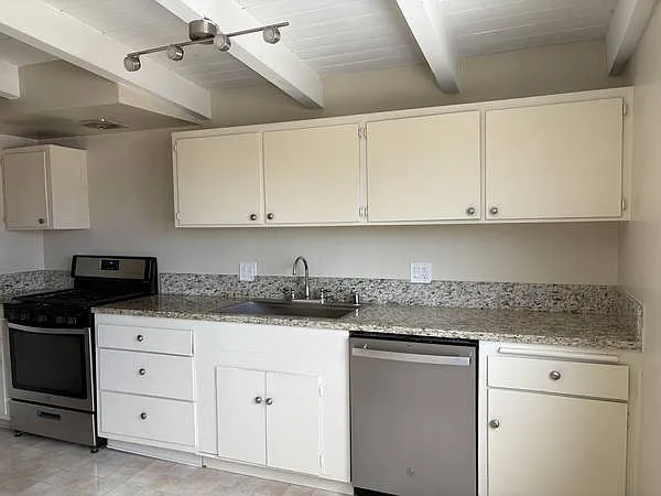 902 S Catalina Ave #J — Photo 6