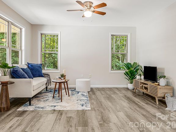 2nd image of 9 Coralberry Dr