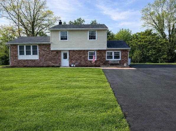 1869 Monarch Ln, Vineland, NJ 08361