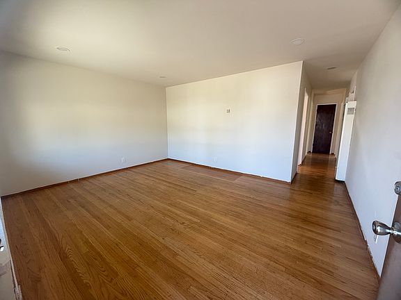 4th image of 3749 38th Ave