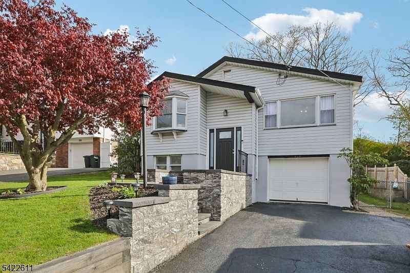1st image of 518 Edith Rd