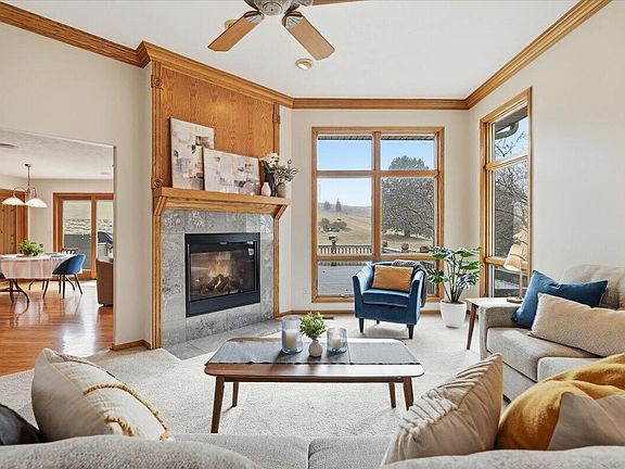 5th image of 22231 Stoneybrook Dr