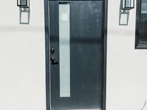 5th image of 5784 Zelzah Ave