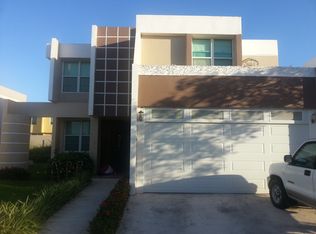 O5 Urb Vistas Del Bosque Calle Glabra, Bayamon, PR 00956