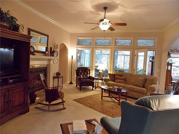 2nd image of 40 Kirkpatrick Ln