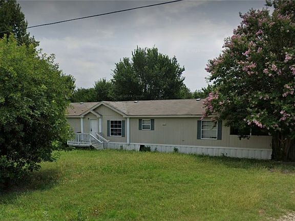 3rd image of 2520 Redwood Cir
