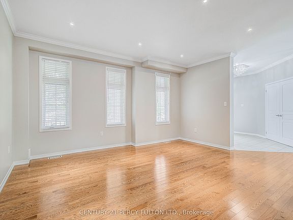 5th image of 24 Bellhouse Pl