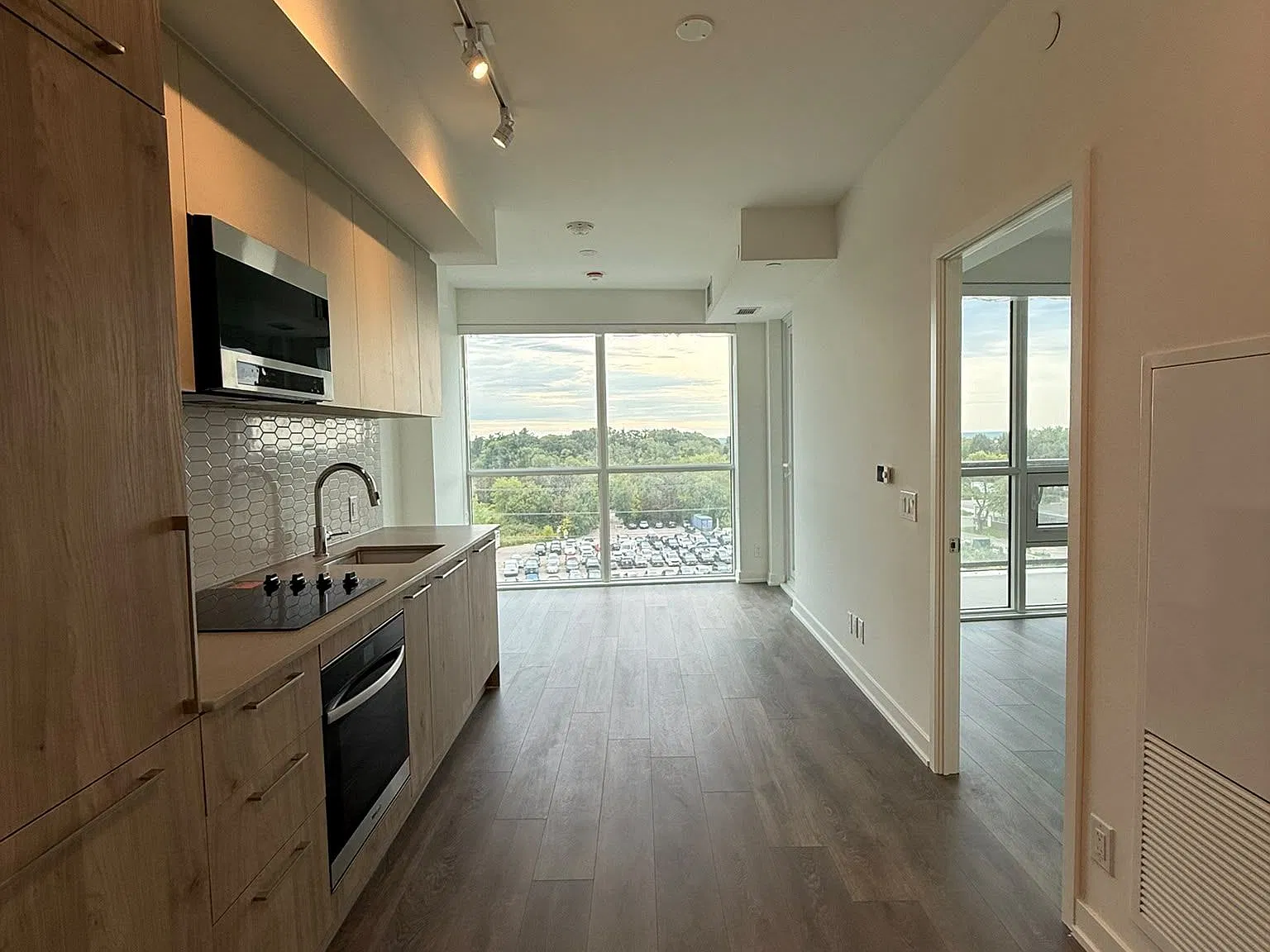 1 bed, $2,100 — Photo 3