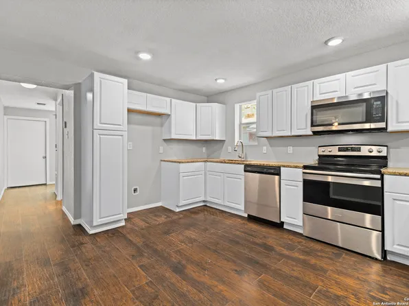 714 Hallie Ave, San Antonio, TX 78210