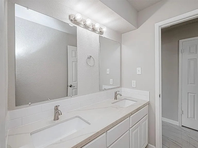 635 Tarpaulin Way — Photo 18