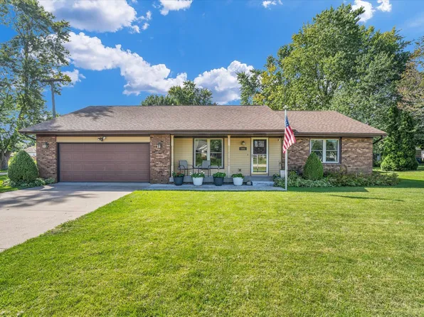 501 W Church St, Savoy, IL 61874