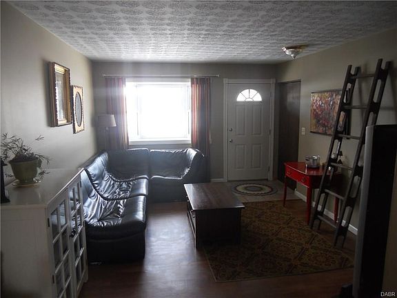 5th image of 414 Gabriel St